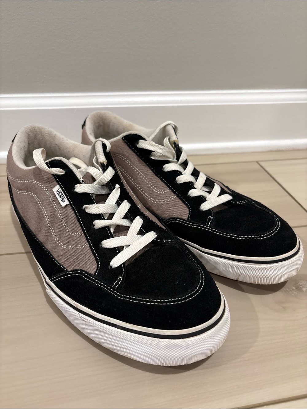 Vans Mens Old Skool Sneakers in Black and Taupe